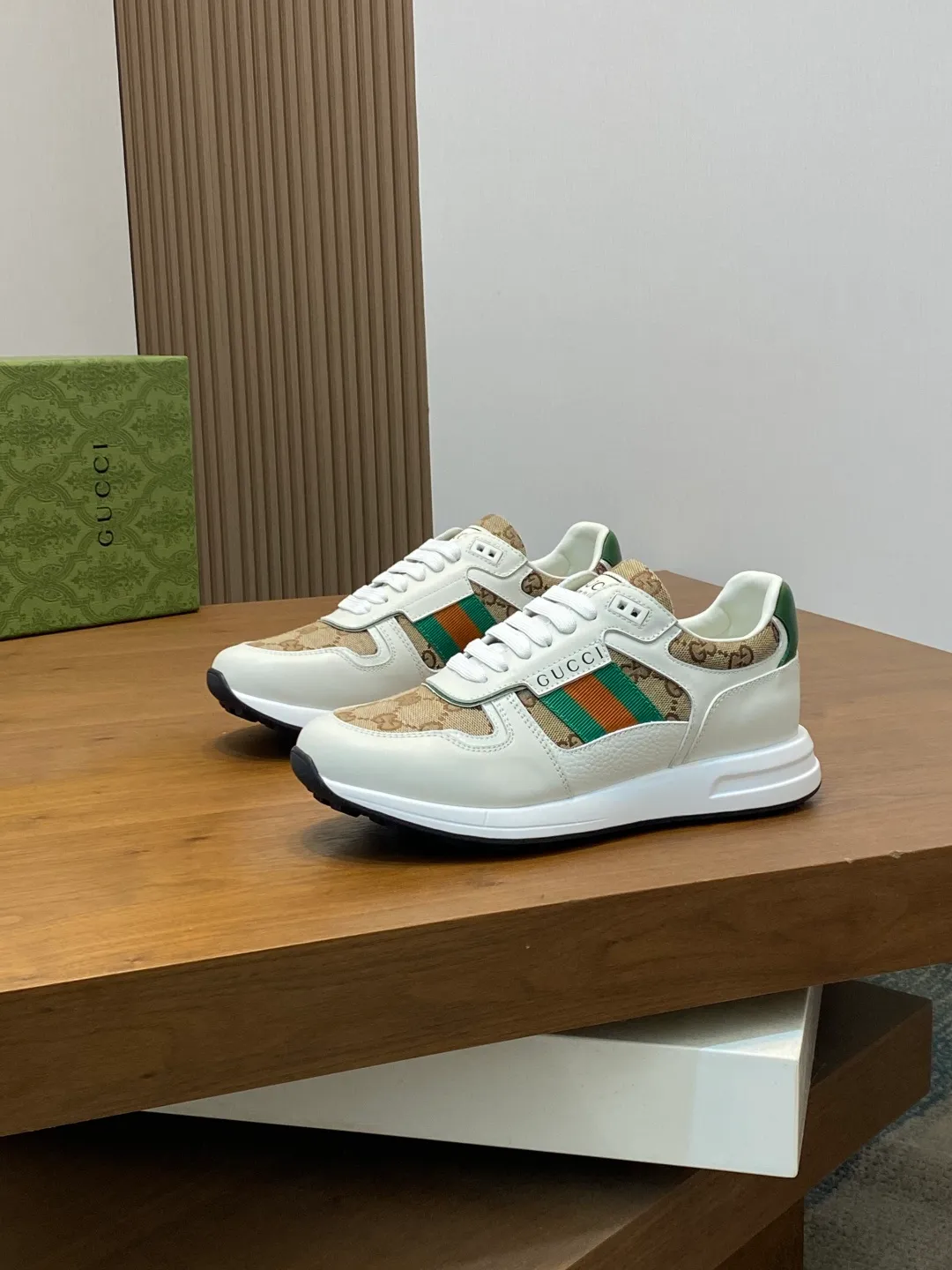 Factory price: 460💰[Gucci] Gucci - High-end quality original order - Upper: Nappa calfskin, pebbled calfskin, computer embroidered brand totem - Inner: water-dyed cowhide - Outsole: ultra-light T men's shoes 💰U·Rubber; two-color molded outsole - Super high quality control·Fine workmanship: highlighted (high-end·luxury·grade) -Size: 38-45